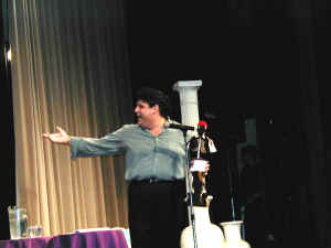 P11.JPG (288798 bytes)